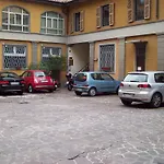 Zaffiro Blu Airport B&B 베르가모