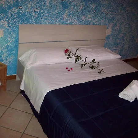 فندق مبيت وإفطار Zaffiro Blu Airport 3*