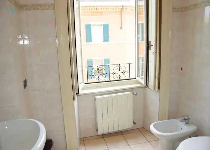 扎菲洛蓝光机场酒店